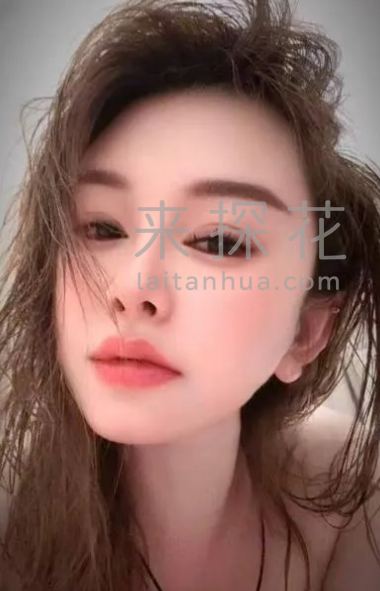 广东广州蜜桃臀健身教练咪西儿有腹肌马甲线